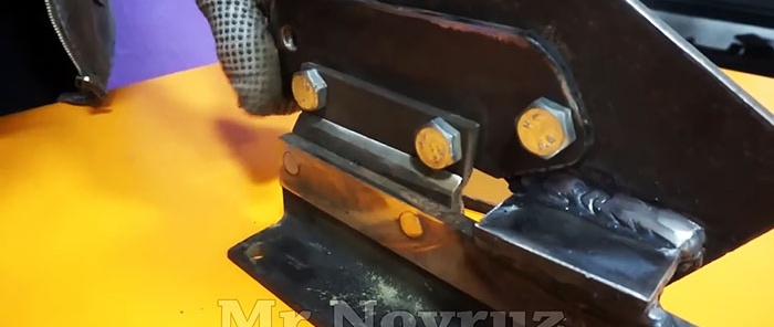 How to make tabletop metal shears from a file