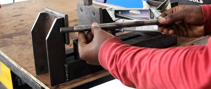 How to make a powerful vice from a diamond screw jack