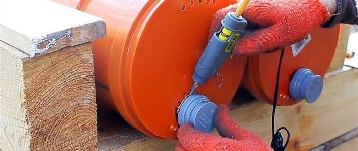 Strawberry bed made of PVC pipes with a root irrigation system