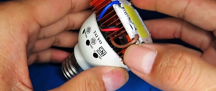 How to make a powerful 100 W LED lamp from a broken energy-saving lamp