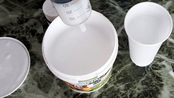 How to make your own acrylic putty