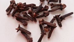 Top 10 Unusual Uses for Cloves