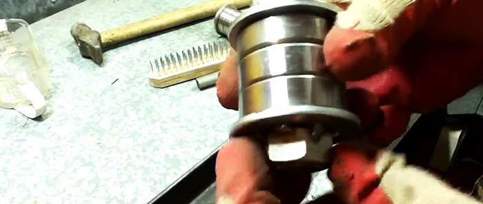 Do-it-yourself pipe bender is simple and almost free