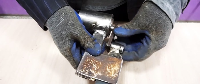 Fast metal shears driven by an electric drill