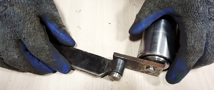 Fast metal shears driven by an electric drill