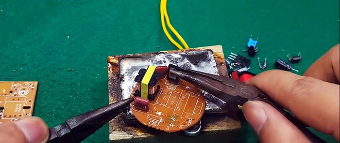 How to make a device for quickly desoldering circuit boards