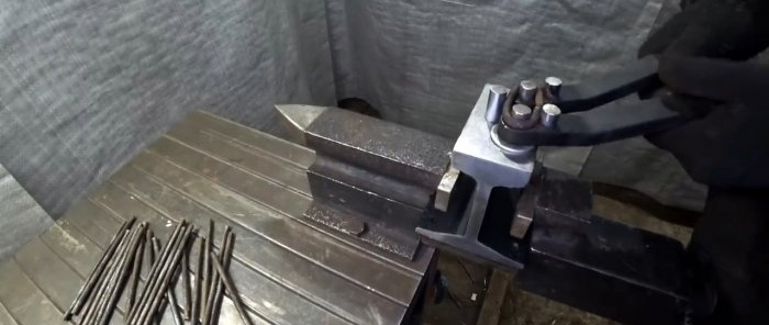 How to make a simple machine from a rail for making chains