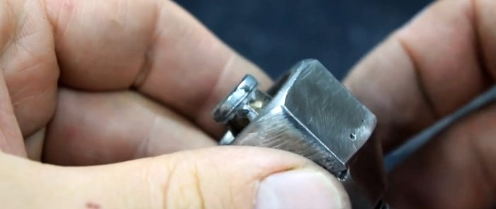 Lightweight, compact magnetic contact for DIY electric welding