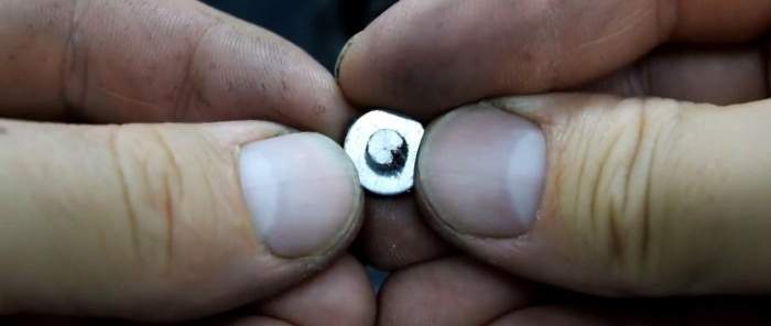 Lightweight, compact magnetic contact for DIY electric welding