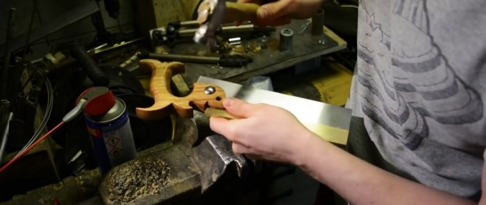 How to make your own dovetail saw