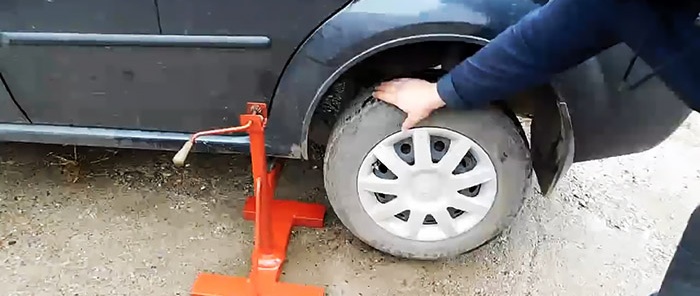 How to modify a post-screw jack into a universal lift for any car