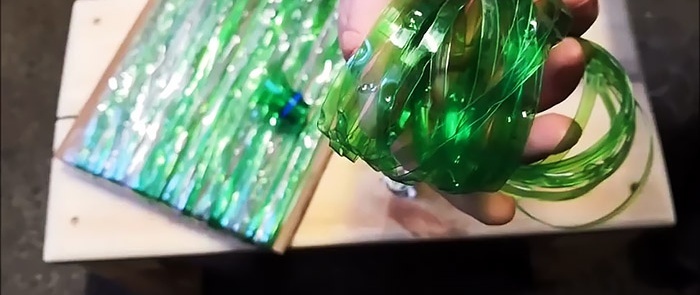 How to make a broom from plastic bottles