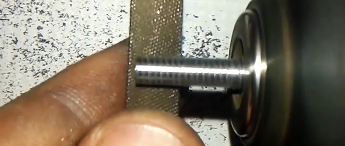 How to make a drill attachment for a screwdriver