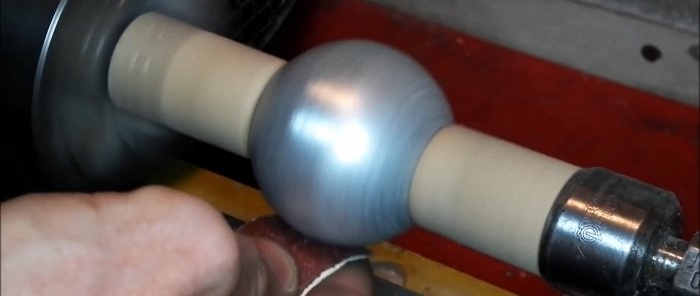 How to make a perfect ball from aluminum foil