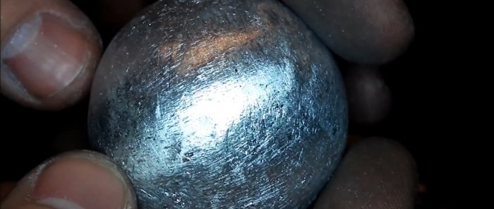 How to make a perfect ball from aluminum foil