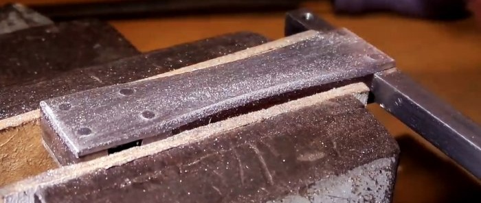 How to make a reliable jigsaw for shape cutting