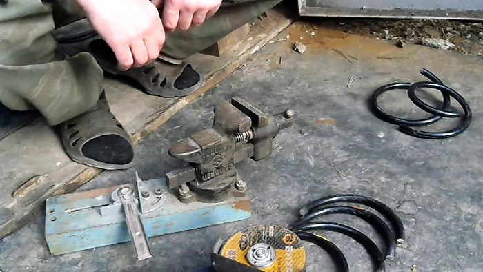 How to make a hand cultivator from a car spring