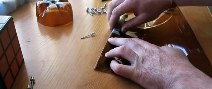 How to quickly and easily make a sheath from a plastic bottle