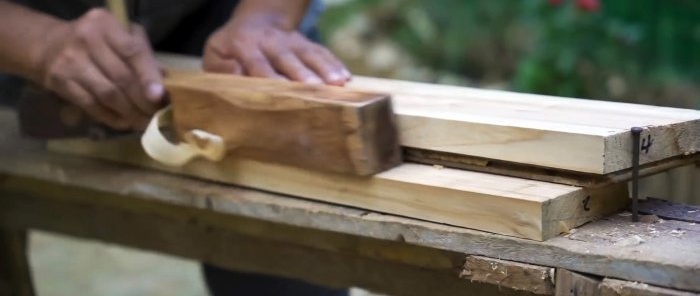 How to make a wooden lid for a cauldron in a smokehouse or tandoor without glue, nails and screws