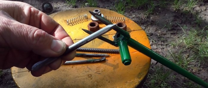 How to make a device for removing weeds by the root