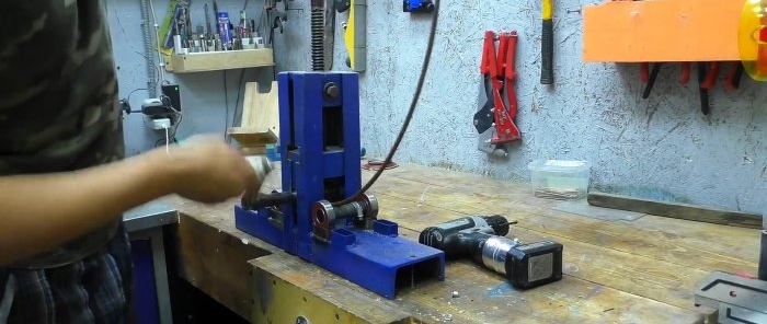 Making a mobile stove out of a barrel for burning garden waste