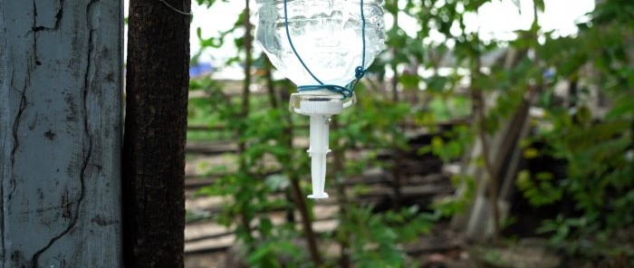 How to make a washbasin from a syringe and a plastic bottle