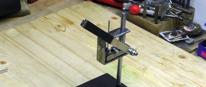 How to make a miniature drilling machine