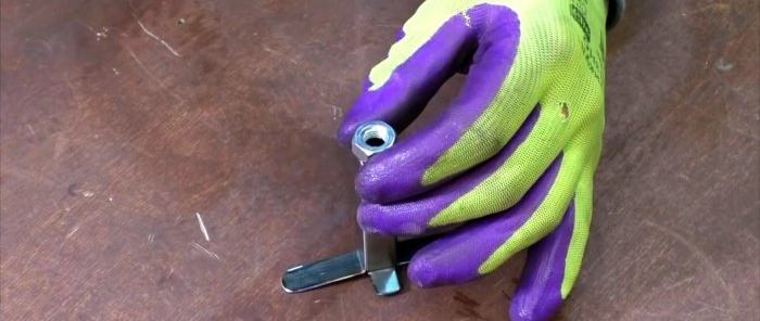 How to assemble a pipe cutter for PVC pipe