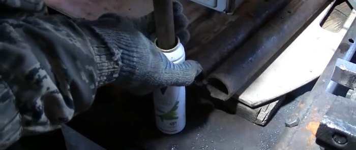 How to make a tool handle from a plastic canister