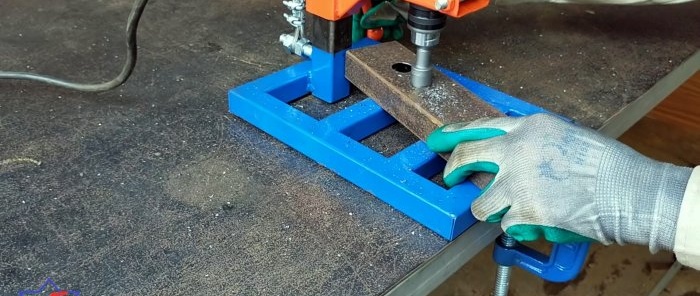 A very simple drilling machine made from the most affordable materials