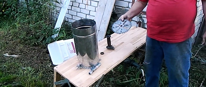 How to make a fruit crusher driven by an angle grinder