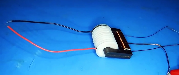 How to assemble a simple 40 kV high voltage converter using one transistor