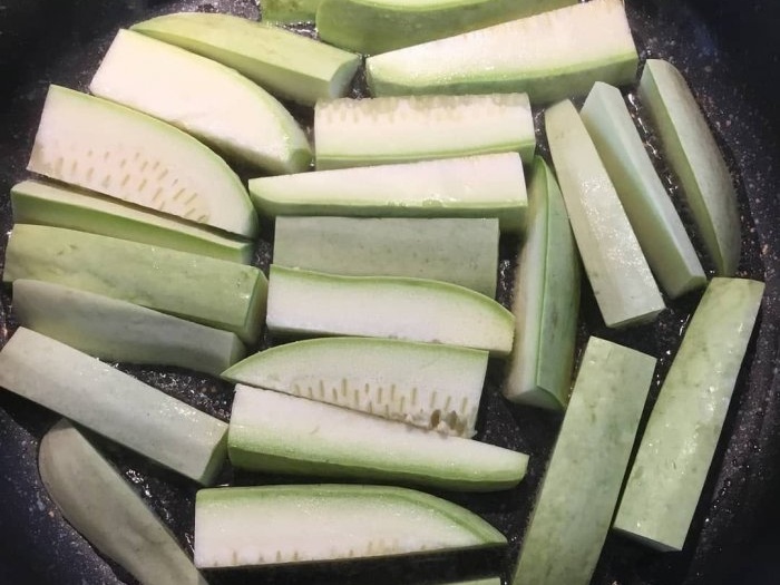 Zucchini appetizer in soy sauce