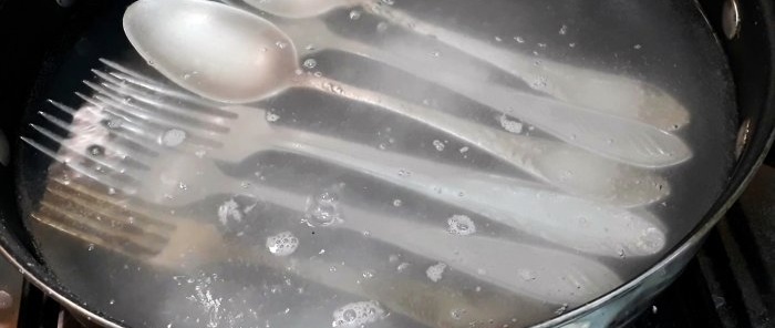 After this home cleaning, your spoons and forks will shine like new.