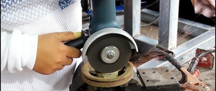 How to make a band saw from bicycle wheels