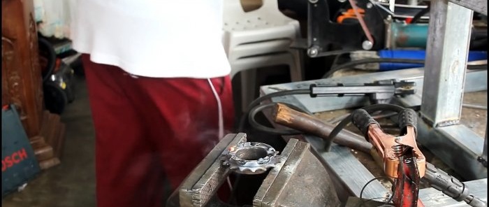 How to make a band saw from bicycle wheels