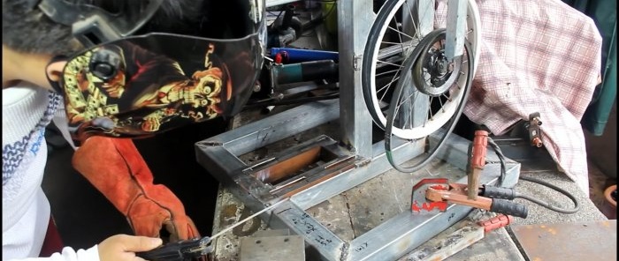 How to make a band saw from bicycle wheels