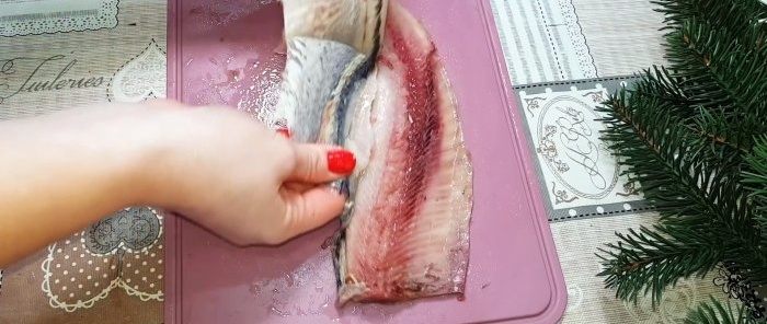 How to fillet a herring without bones in 1 minute