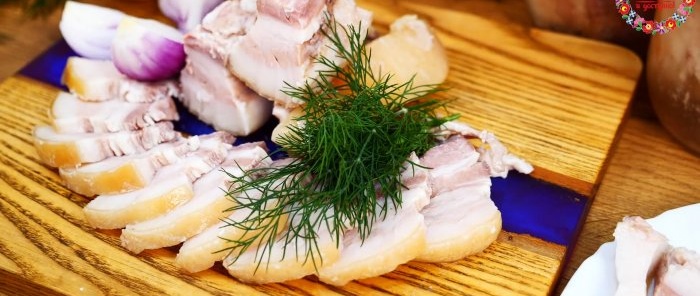 Snack for all occasions Incredibly tasty recipe for canned lard in brine