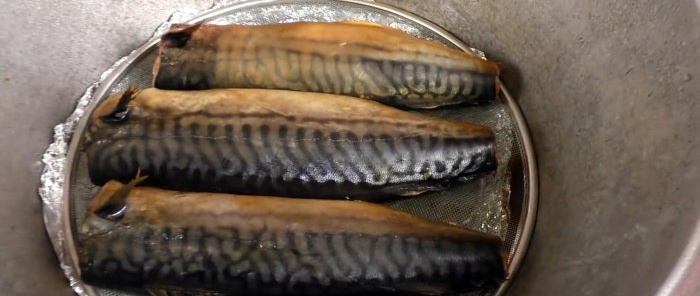 It can’t even compare with a store-bought one. How to smoke mackerel in an apartment on a regular stove