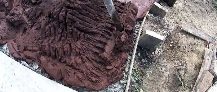 Making a concrete garden path under a stone with your own hands is not difficult