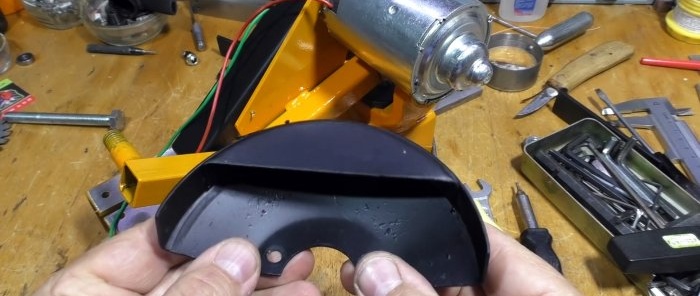 How to make a low-voltage mini cutting machine from a cardan cross