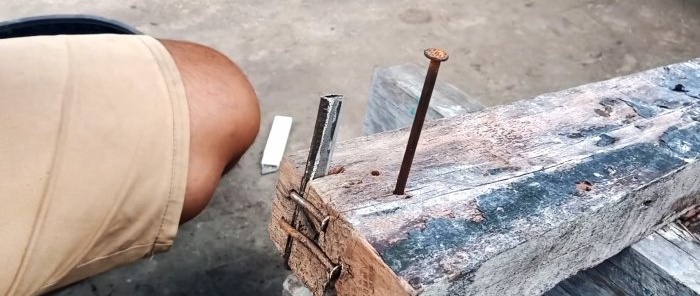 How to cut a car tire into thin strips and where to use it