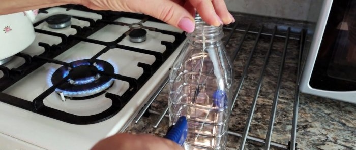 Now nothing will get tangled. Method for storing sewing threads in a PET bottle