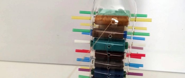 Now nothing will get tangled. Method for storing sewing threads in a PET bottle