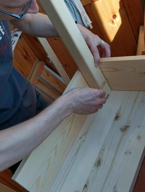 How to make a chair without nails and glue using plastic bottles