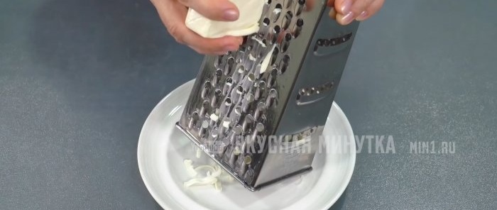 Why do experienced housewives lubricate the grater?