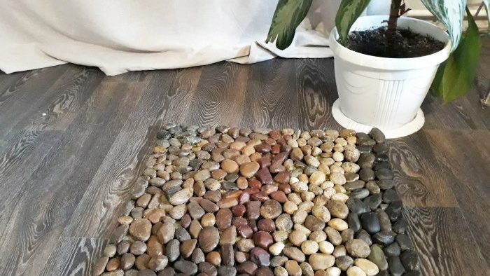 How to make an original rug from river stones