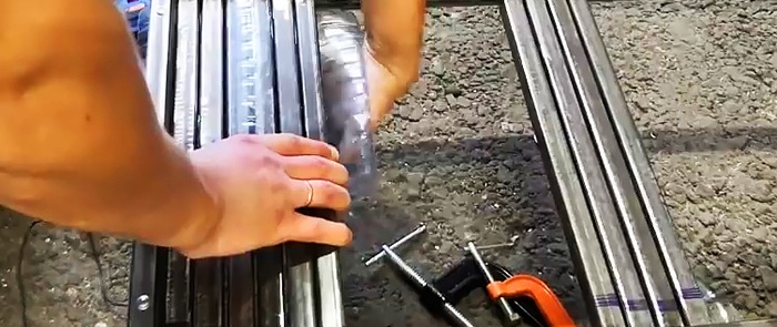 Making tiles from plastic bottles