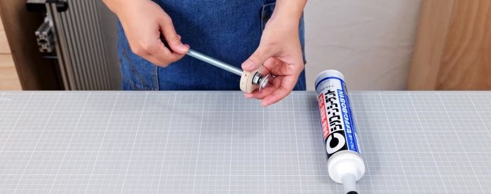 How to make a sealant gun for a screwdriver and make repairs comfortably